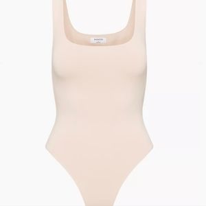 Aritzia Babaton Contour Bodysuit